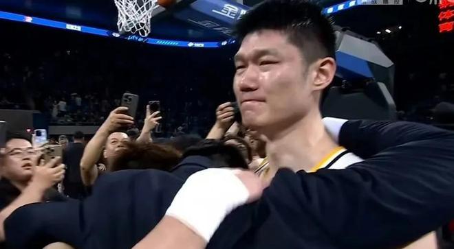 广厦夺冠！赛后听听媒体专家怎么说胡金秋喜极而泣(图3)