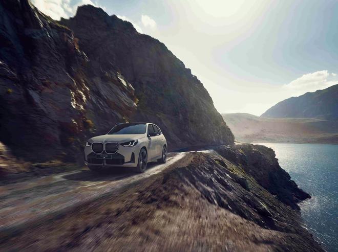 全新BMWM2CS双门轿跑车领衔4款BMWM家族车型成都车展上市(图2)