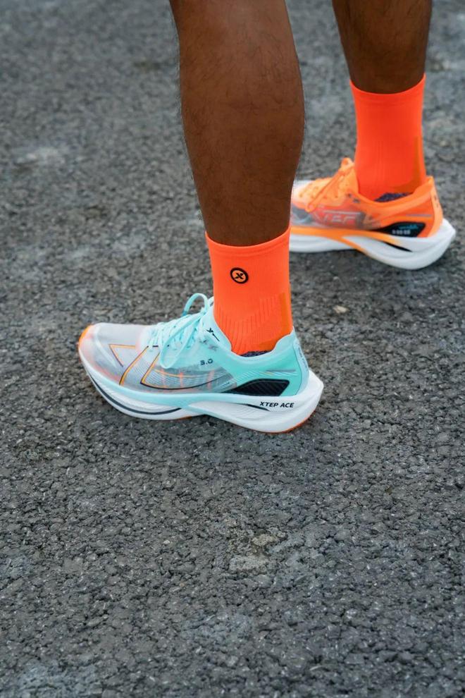 全新原盒649元！特步冠军跑鞋160X30Pro全网最低价来了！(图8)