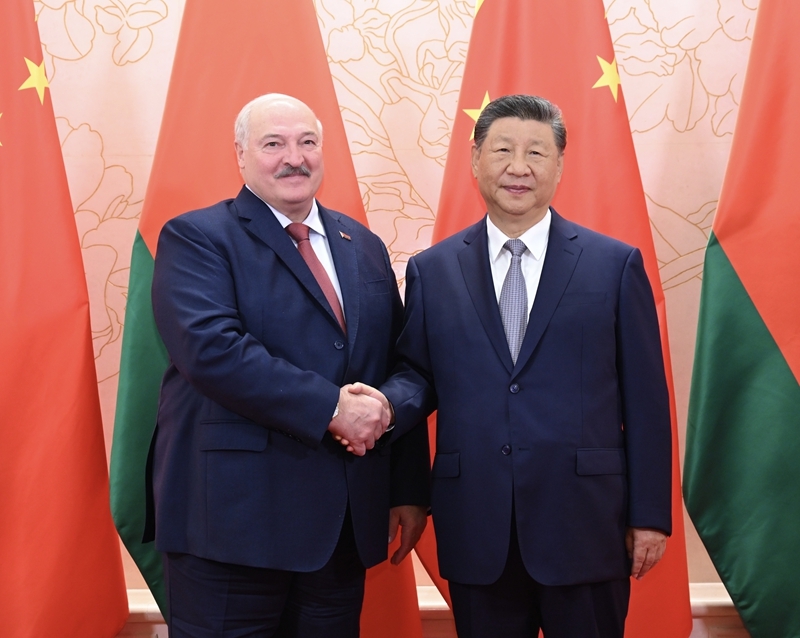 习近平会见白俄罗斯总统卢卡申科(图1)