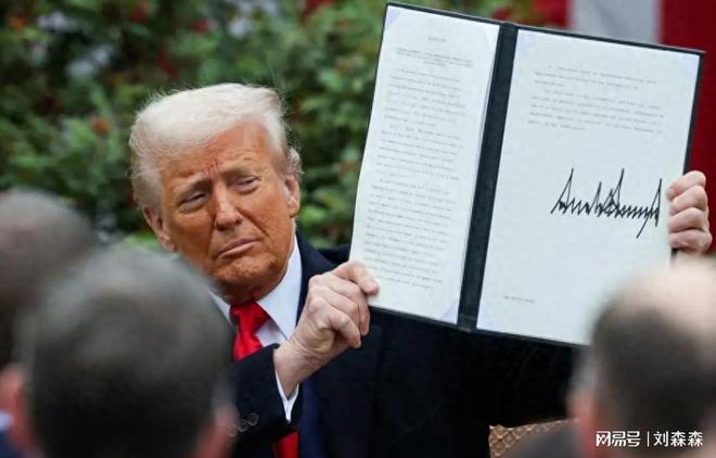 特朗普凭空“造牌”却遭出人意料反制中方兵分两路直中命门(图6)