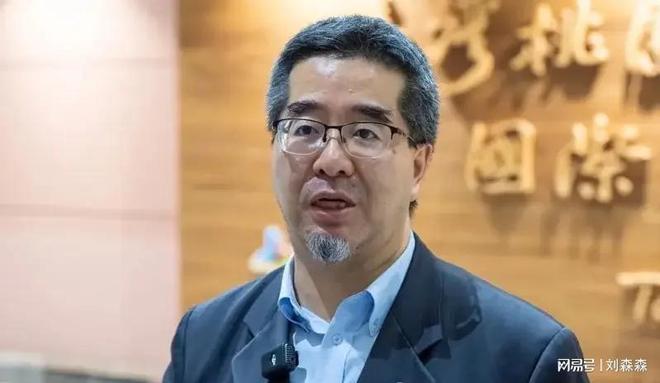 特朗普凭空“造牌”却遭出人意料反制中方兵分两路直中命门(图7)