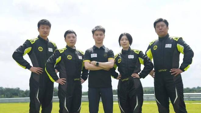 中国首个征战国家级单一品牌赛事媒体车队——寰球新吉奥车队成立(图1)