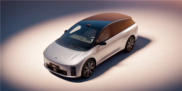 2498万元！理想纯电i6发布李想揭晓“鲨鱼”涂鸦版(图2)