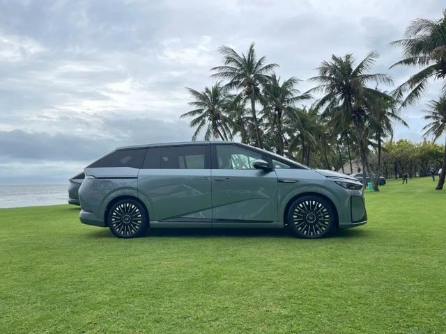 试驾小鹏X9增程版！千里续航只是开胃大型MPV也能“一周一充”(图4)