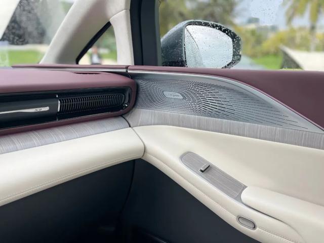 试驾小鹏X9增程版！千里续航只是开胃大型MPV也能“一周一充”(图7)