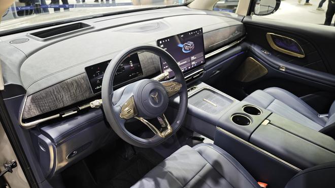 满足商务需求的四座高定MPV梦想家山河版亮相(图2)