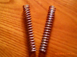 新西兰鲸鱼回家了：逾600头搁浅半数已脱险