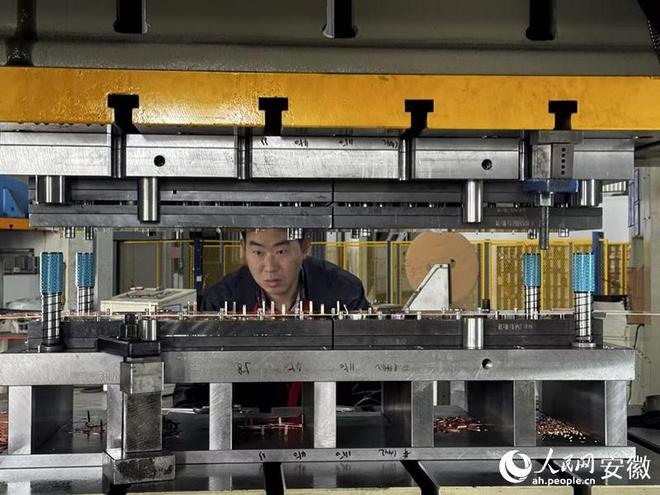 从车间到餐桌农行安徽分行科技金融助推“三驾马车”全面突围(图1)