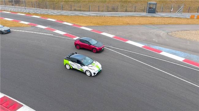领克Z20炸场天府赛道把“人车合一”玩出新花样值得关注(图1)