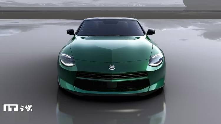 中期改款日产Z东京改装展登场：外观内饰升级Nismo版手动挡成亮点(图1)