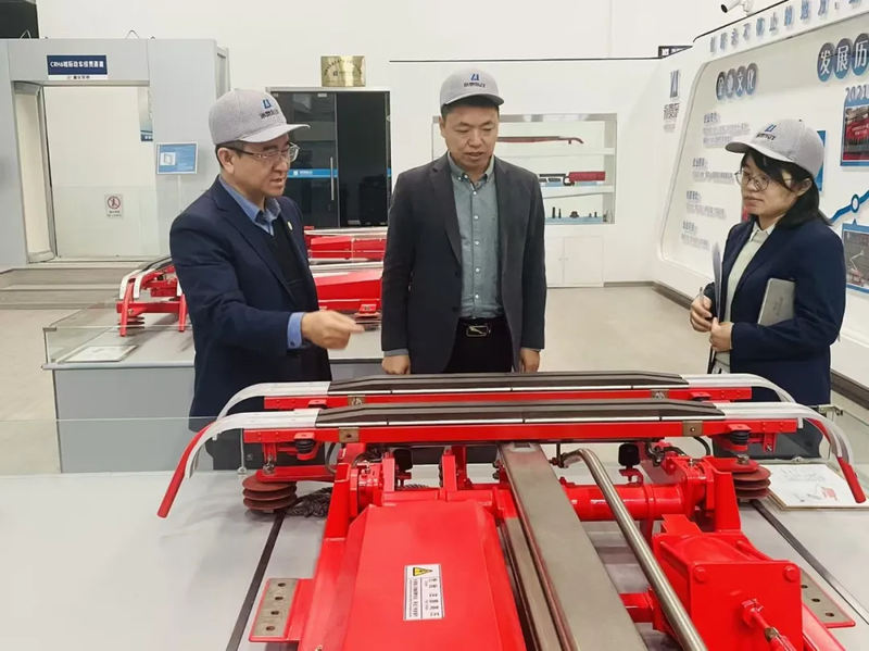 “黑科技”攻坚让高铁用上国产受电弓(图1)