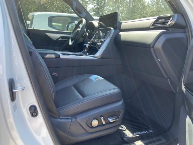 2025款雷克萨斯LX600运动版现车颜色可选体现硬派的越野风格(图8)