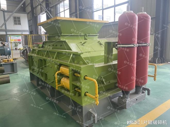 解锁小型制砂生产线吨弹簧式对辊破碎机厂家(图1)